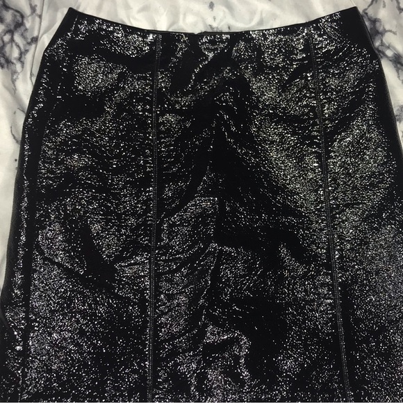 🔥BOGO under $20🔥 H&M black patent leather type high waisted skirt - Picture 3 of 4
